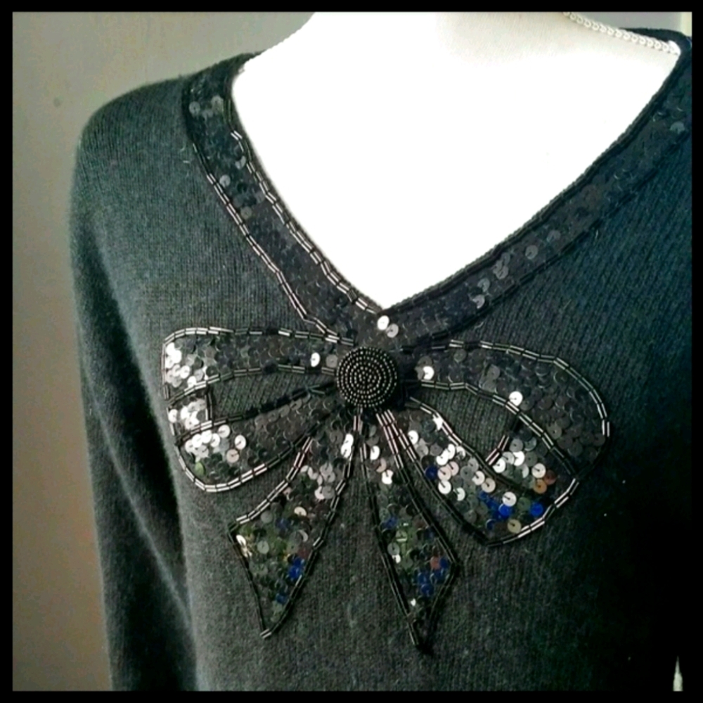 Vintage | Black Sequin Bow Sweater